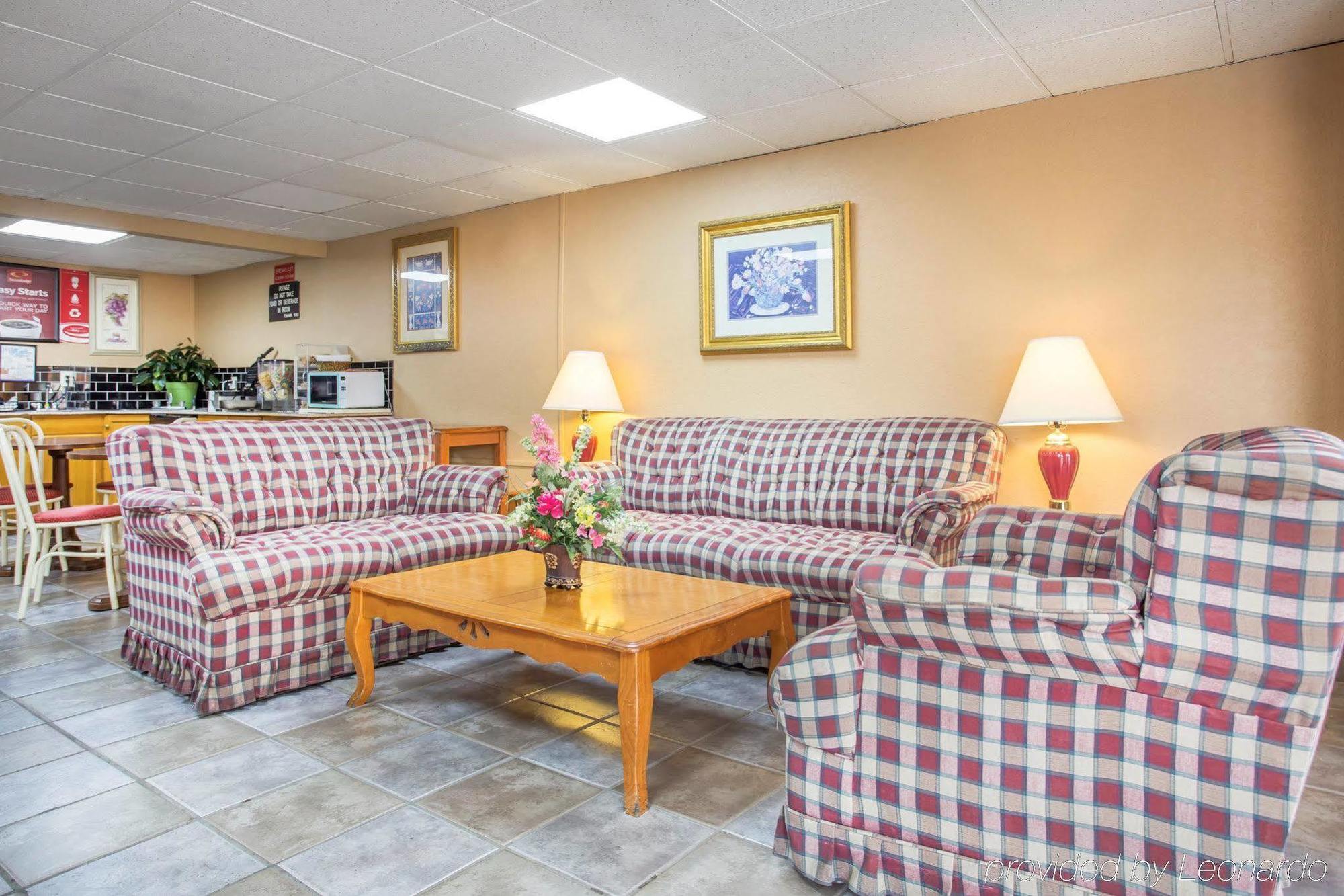 Rodeway Inn Stone Mountain Tucker Exterior foto
